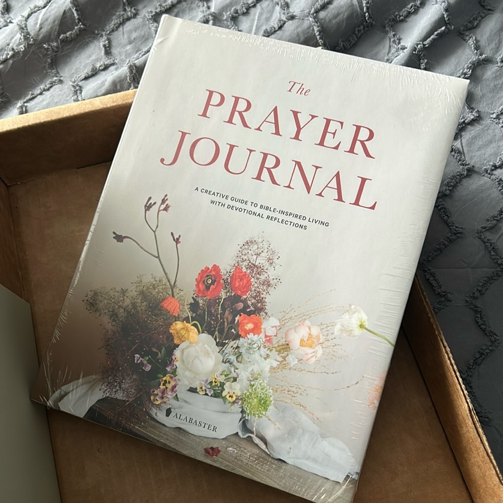 Prayer Journal: Creative Guide to Bible-Inspired Living Devotional Reflections